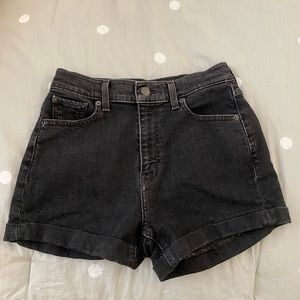 black Levi mom shorts